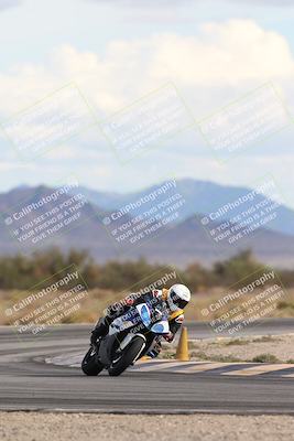 media/Nov-16-2025-Race Pace (Sun) [[8c5fa54630]]/Non Verified Riders (1st 20 Minutes)/5-Turn 15 (110pm)/